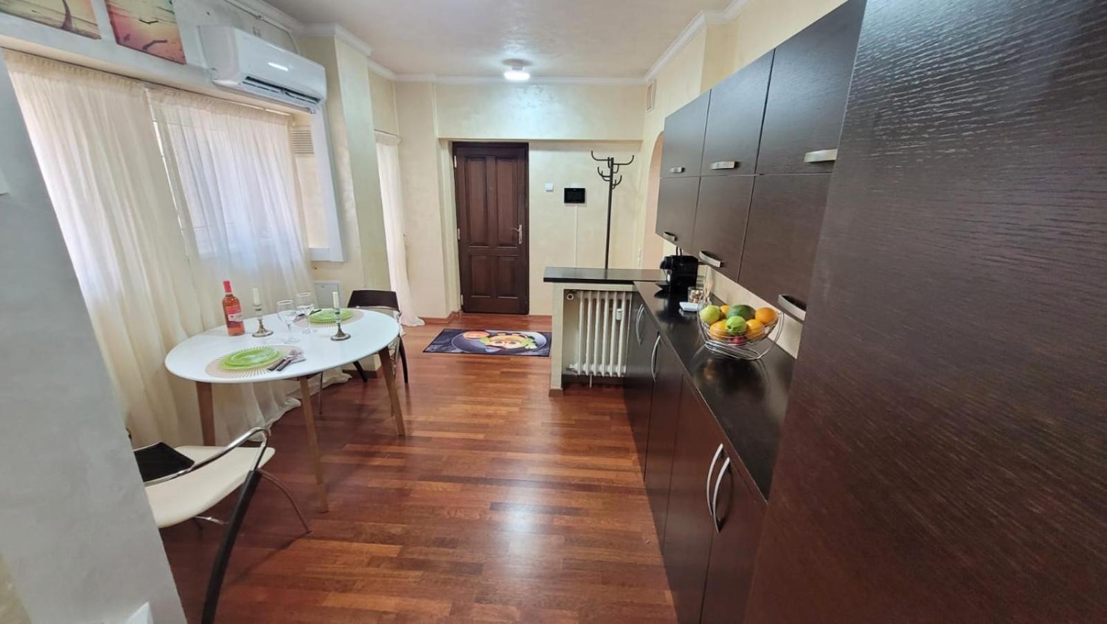Downtown Top Apartments Бухарест Экстерьер фото